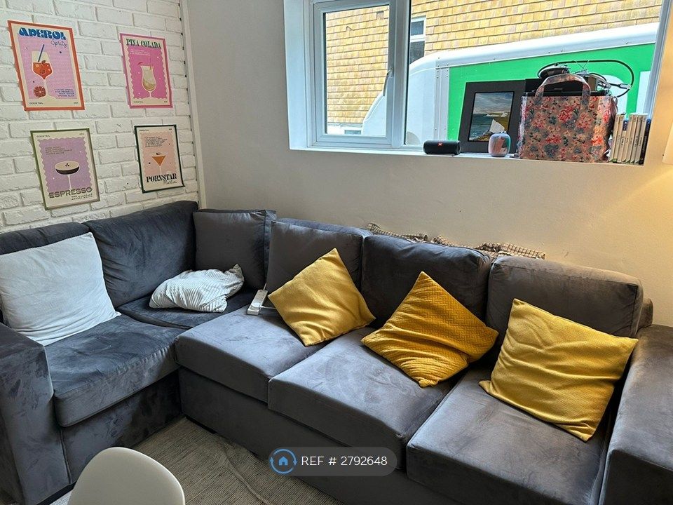 Property photo 2 of 24
