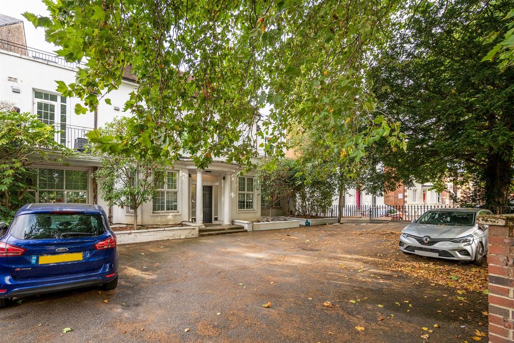 Property photo 1 of 10 (Main)