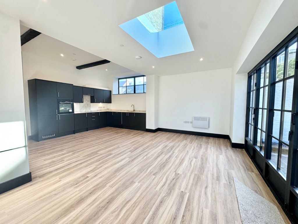 Property photo 3 of 11 Picture 3