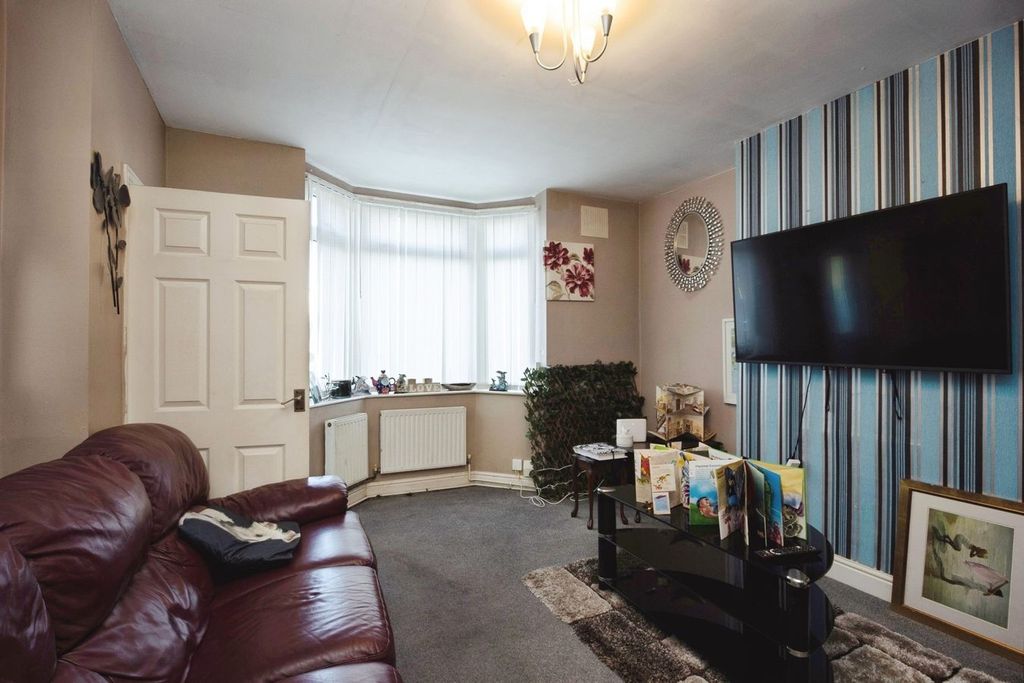 Property photo 2 of 18