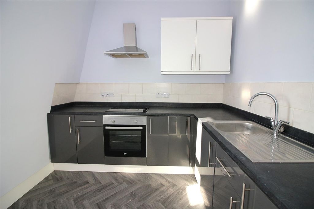 Property photo 3 of 13 Kitchen