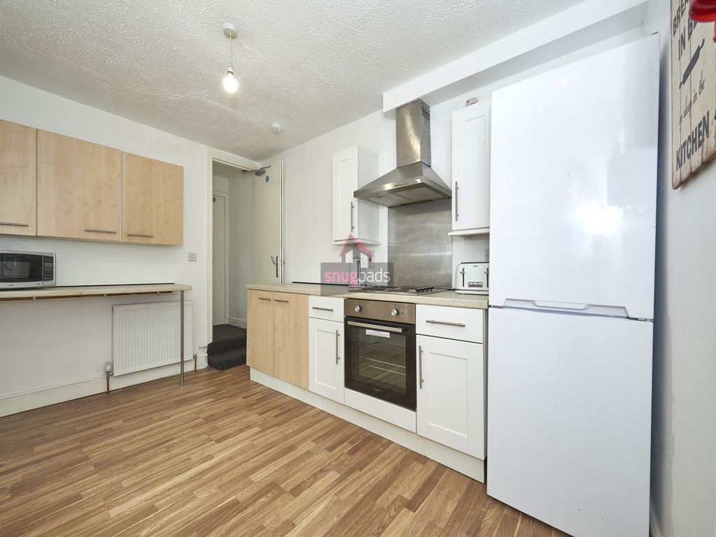 Property photo 3 of 11 3