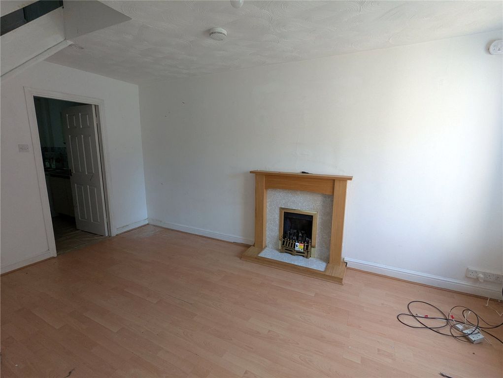 Property photo 2 of 6 Lounge