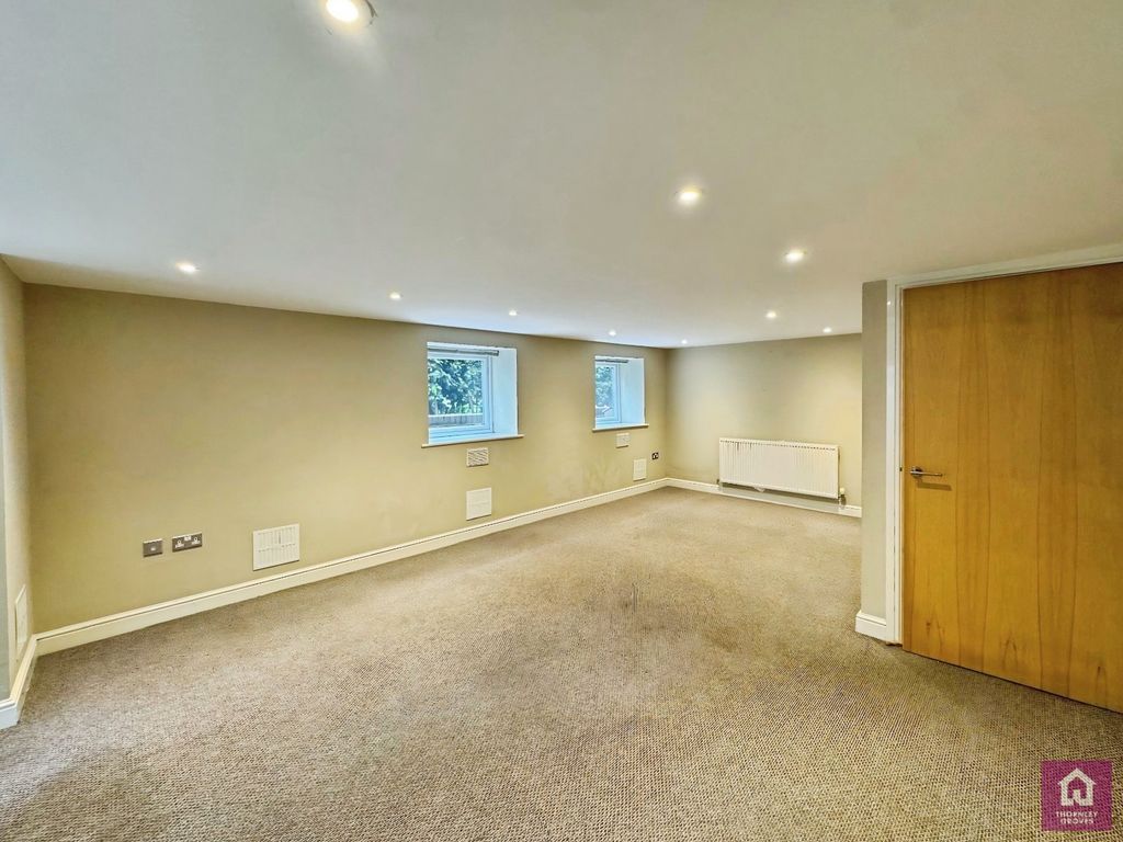 Property photo 2 of 13 Picture No. 82