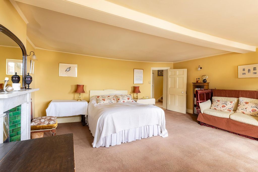 Additional image 23 of 5 bed town house for saleSilverless Street, Marlborough SN8
