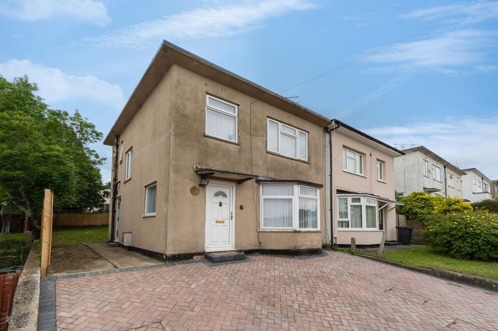 Property photo 1 of 25 Photo 27