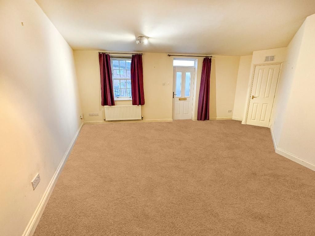 Property photo 2 of 16 Lounge