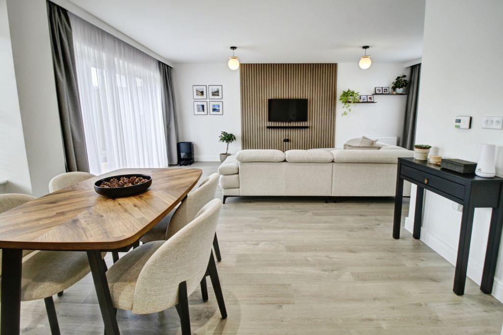 Property photo 1 of 14 Photo #1