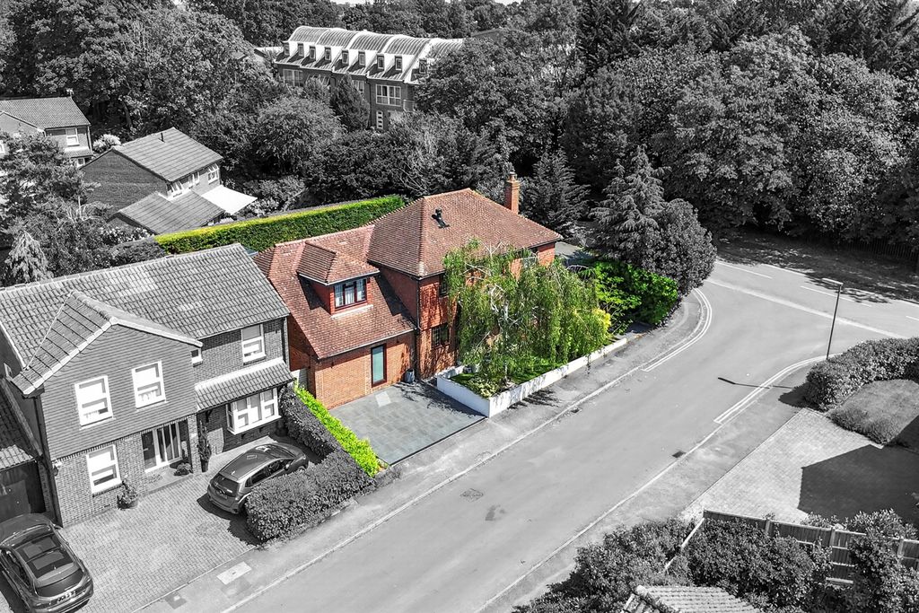 Property photo 3 of 24