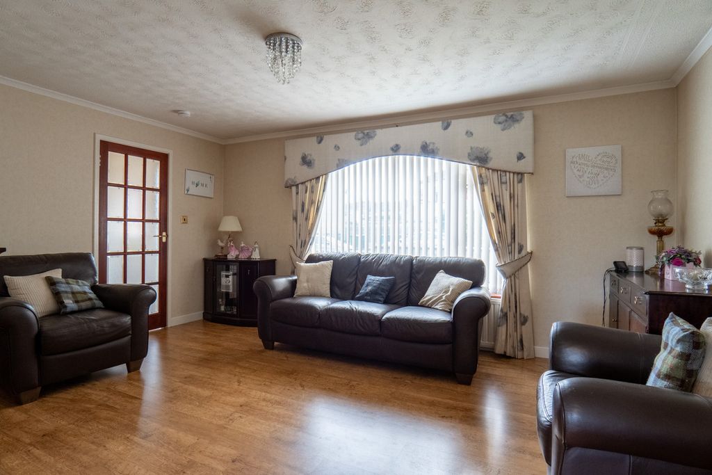 Property photo 2 of 38