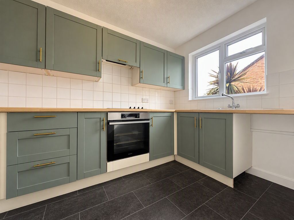 Property photo 2 of 11 Picture No. 12