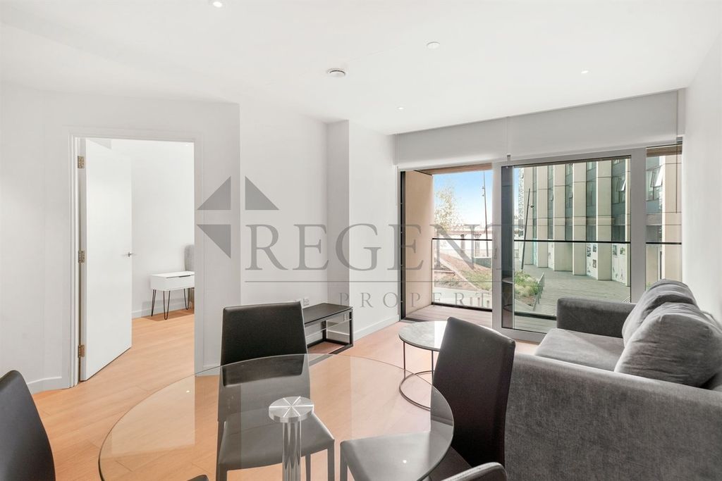 Property photo 2 of 16 Open Plan