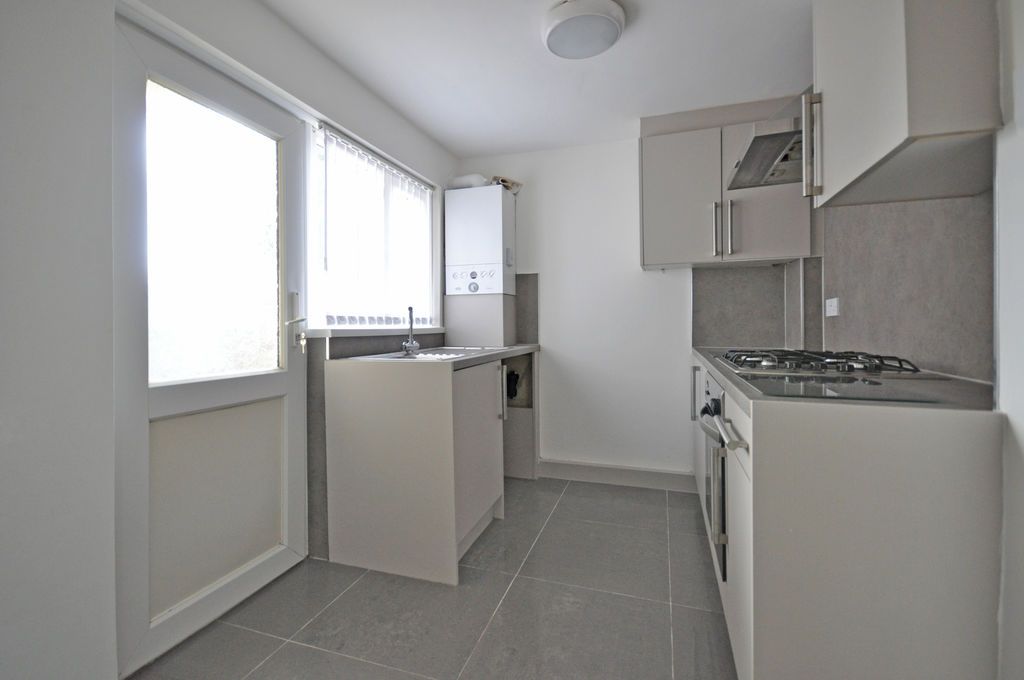 Property photo 2 of 9 Photo 3