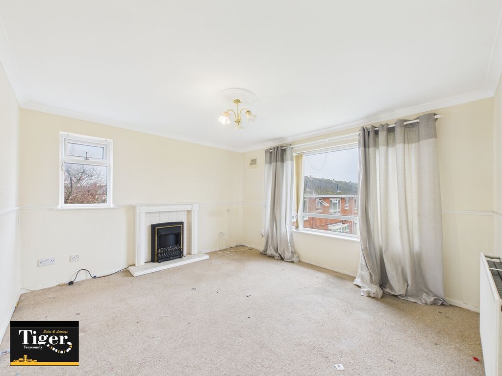 Property photo 2 of 10 Cam03440G0-Pr0512-Still001