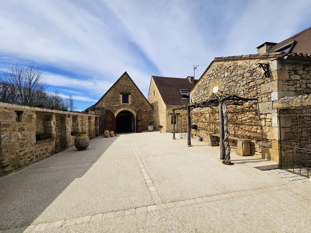 Property photo 1 of 25