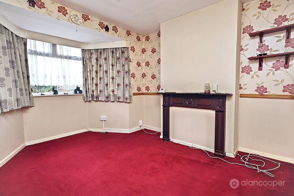 Property photo 2 of 19 4832593