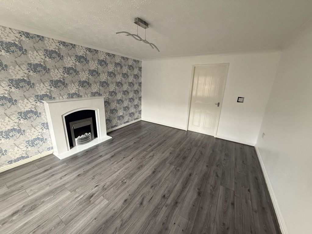 Property photo 3 of 16 Image