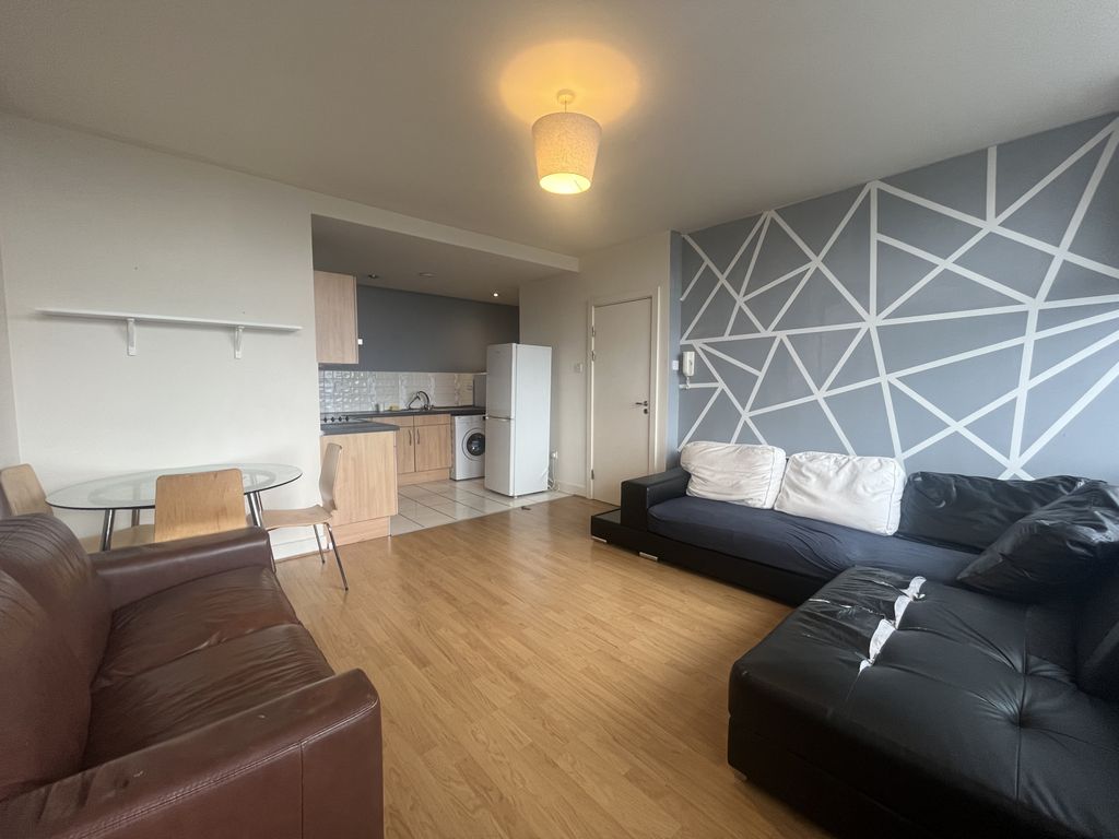 Property photo 3 of 10 Lounge
