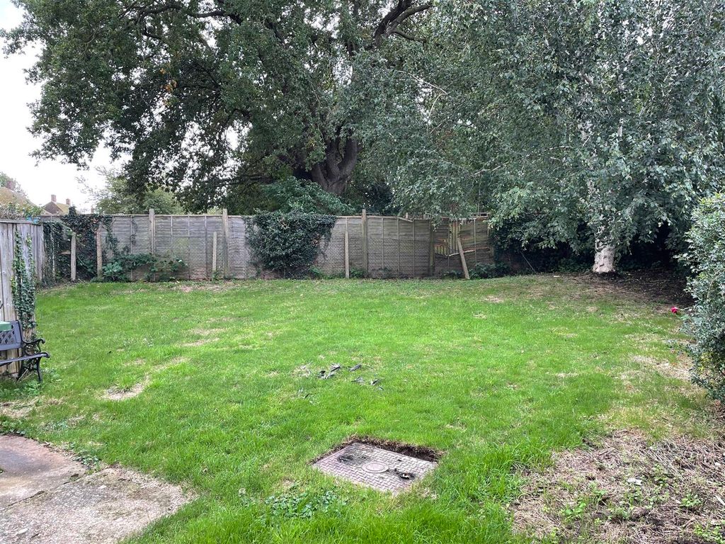 Property photo 3 of 6 Garden