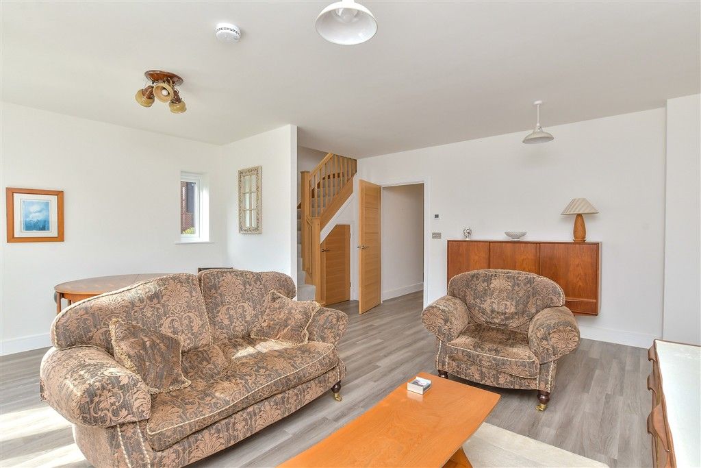 Property photo 2 of 14 Lounge