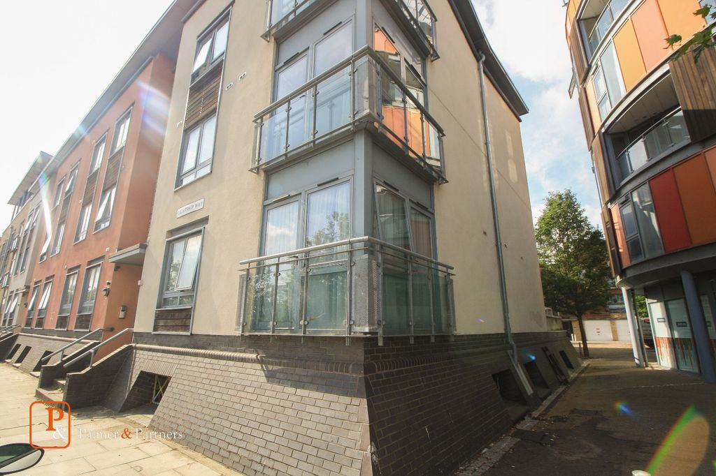 Property photo 1 of 10 External