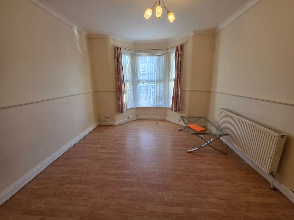 Property photo 2 of 22