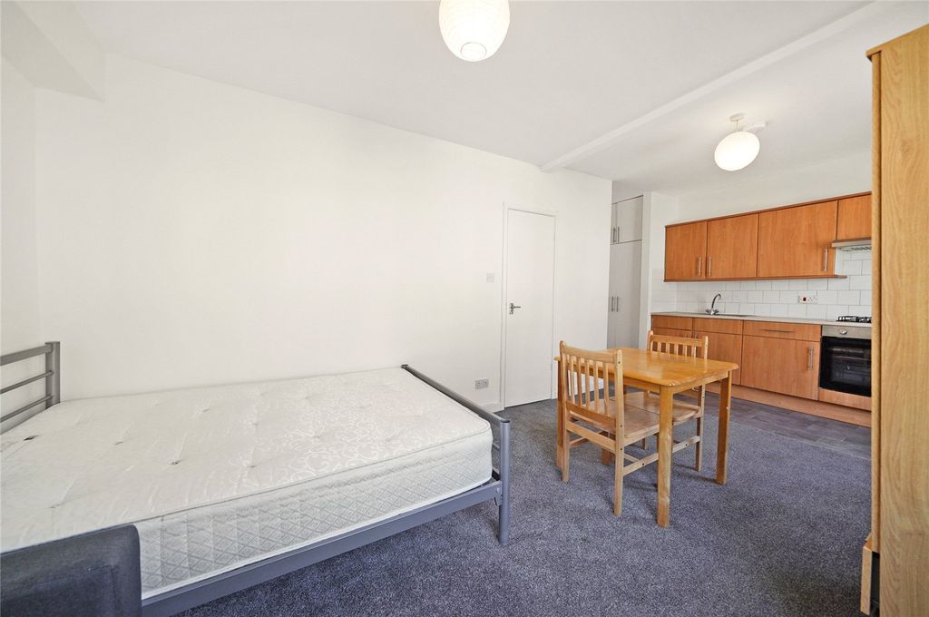 Property photo 2 of 17 Picture No. 08