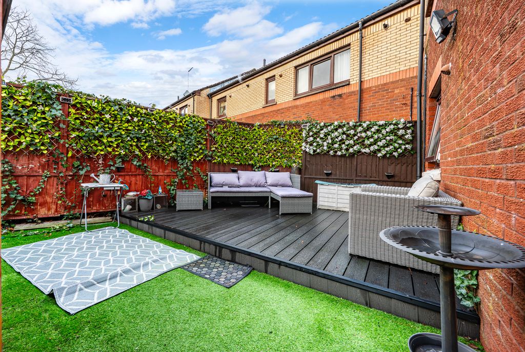 Property photo 2 of 24