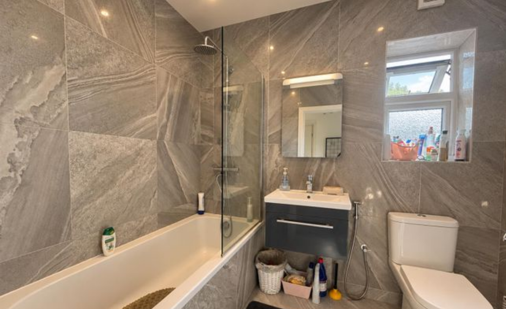Property photo 3 of 3 Family Bathroom.Png