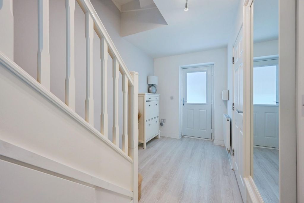 Property photo 3 of 27 107Armitageroad-4.Jpg
