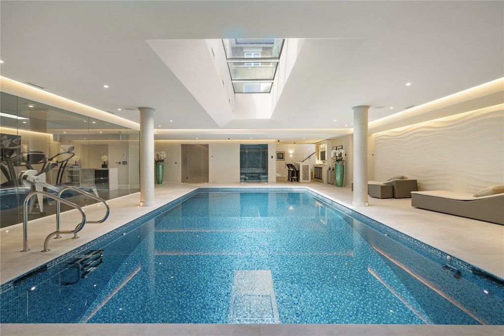 Property photo 2 of 45 Pool Complex