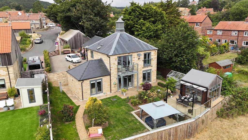 Property photo 2 of 46