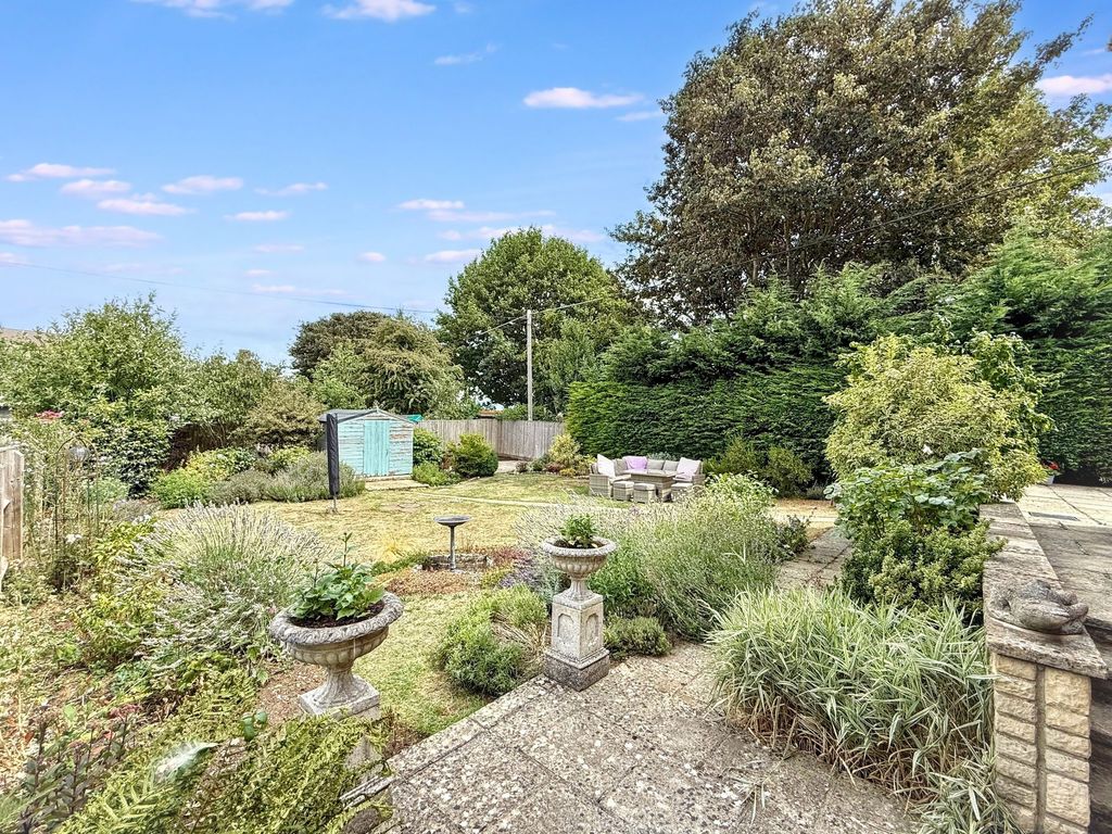 Property photo 2 of 20