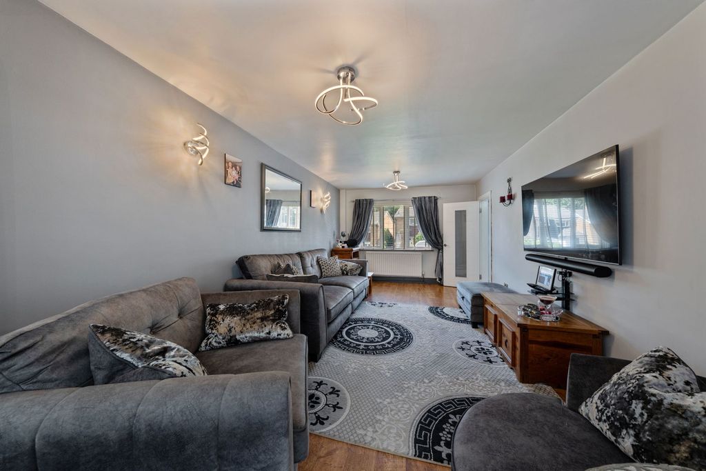 Property photo 1 of 27