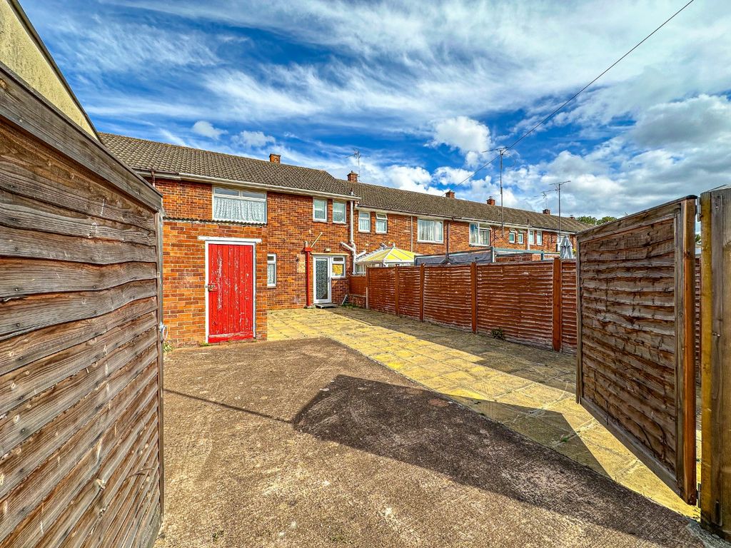 Property photo 2 of 26 5527944