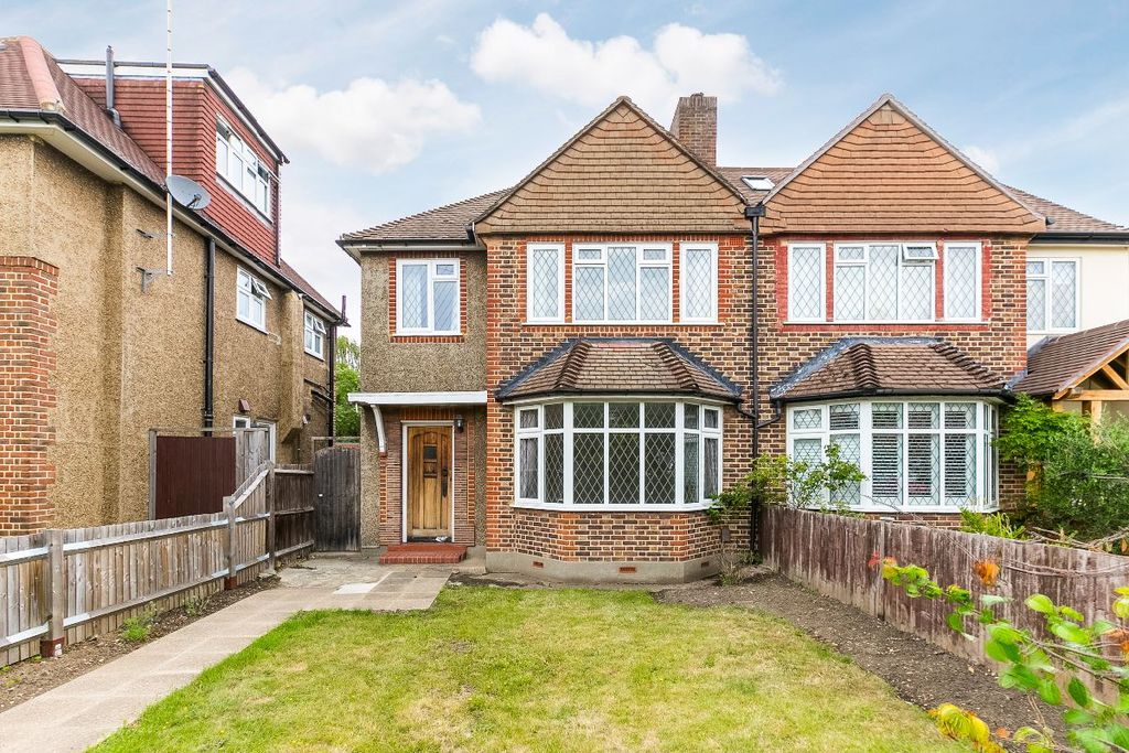 Property photo 1 of 8
