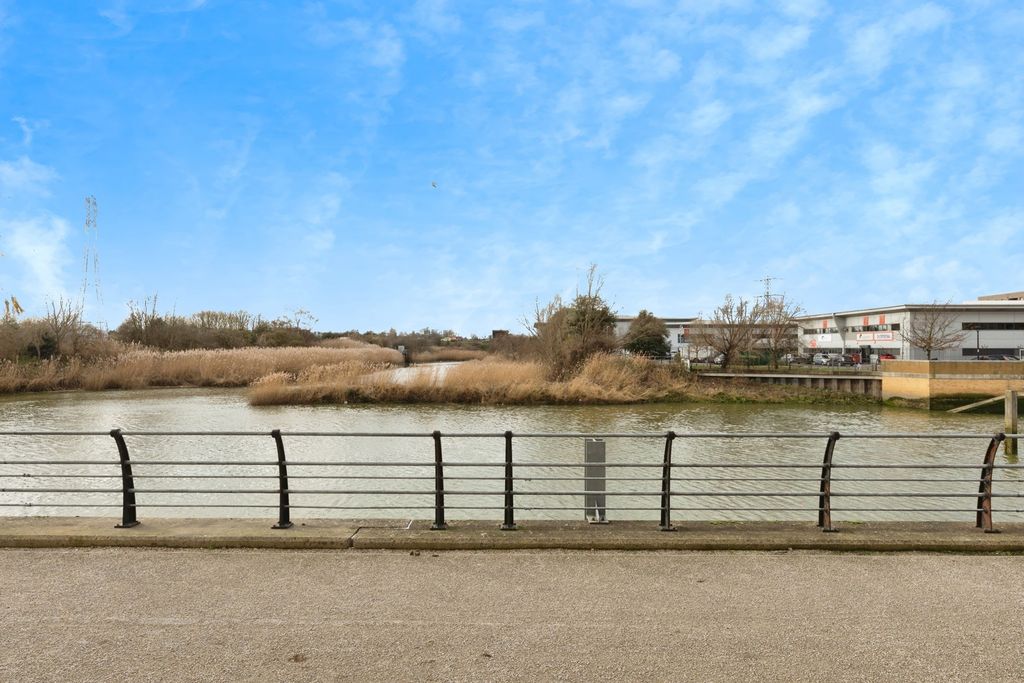 Property photo 2 of 15 Pbox-Img.Jpg