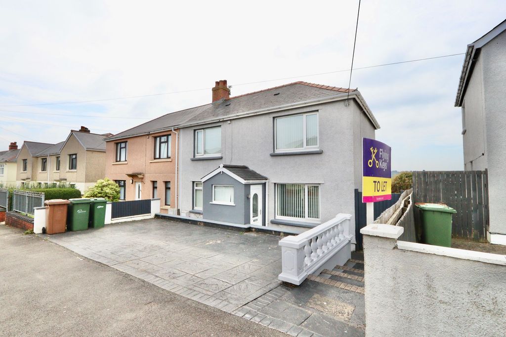 Property photo 2 of 41