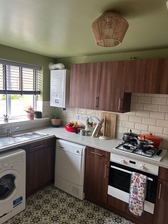 Property photo 3 of 14 Kitchen