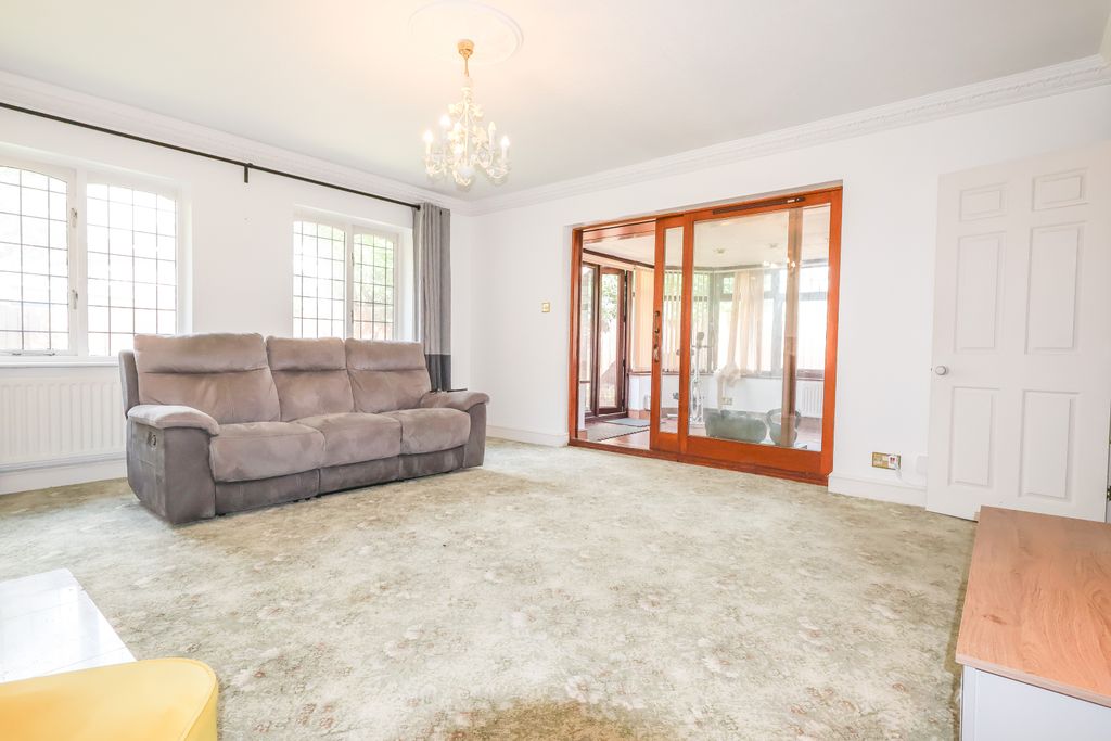 Property photo 2 of 11 7