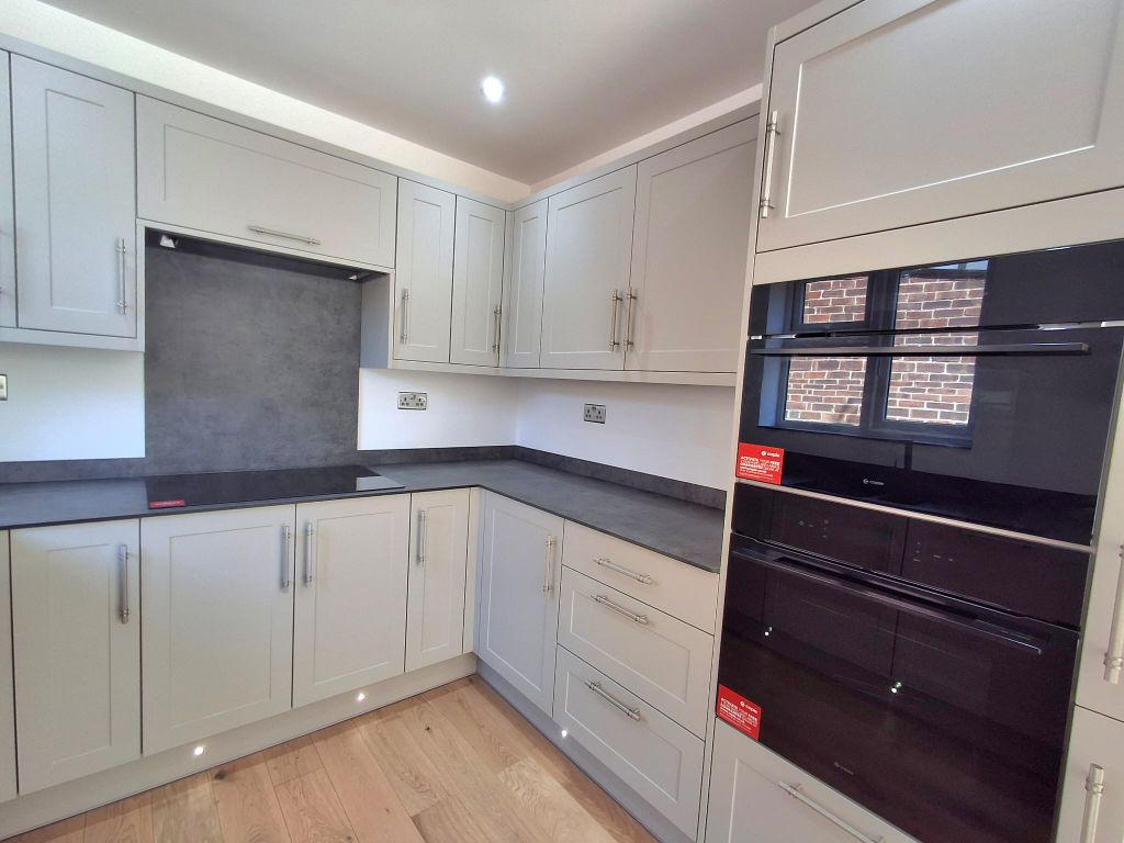 Property photo 3 of 12 Appliances