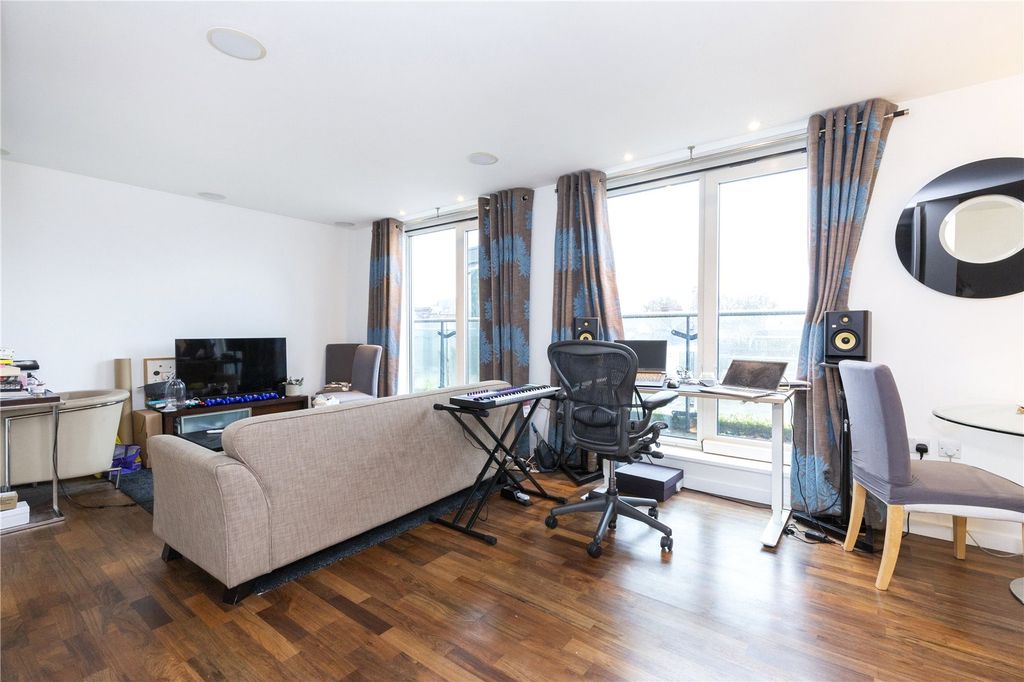Property photo 1 of 14 Open Plan Living