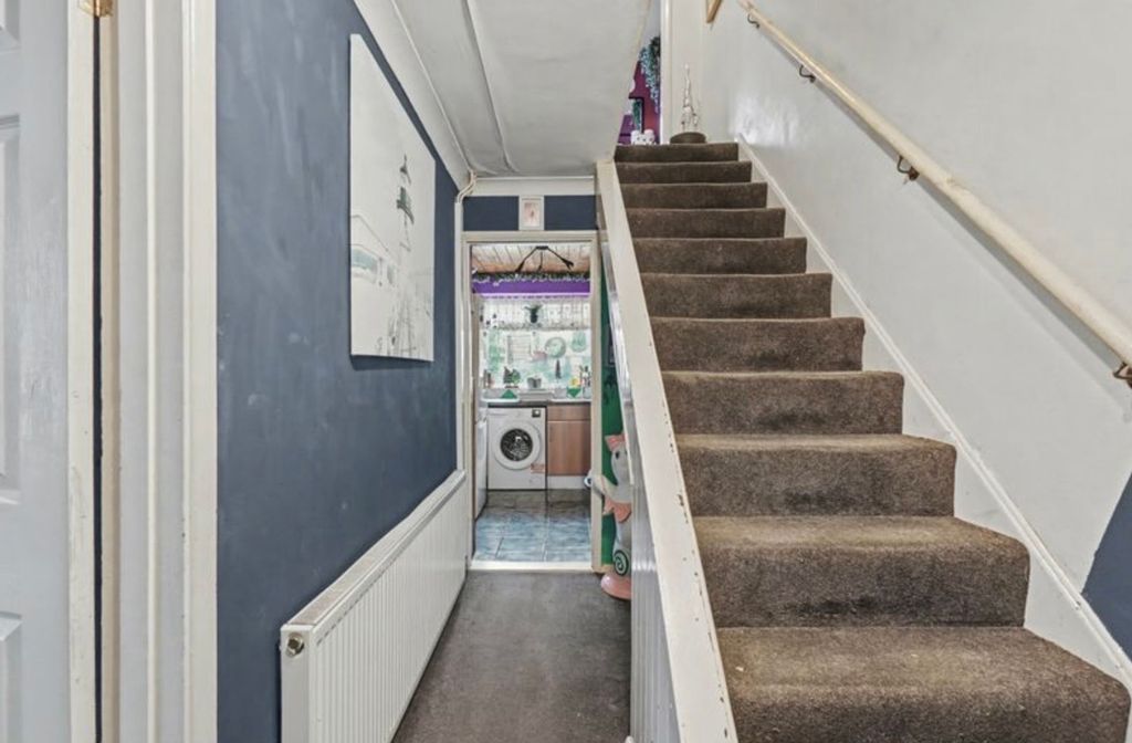 Property photo 3 of 17 Hall