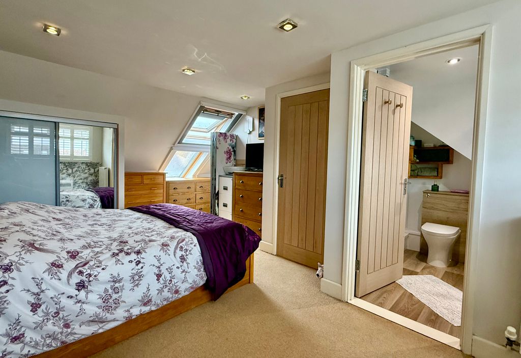 Property photo 2 of 24