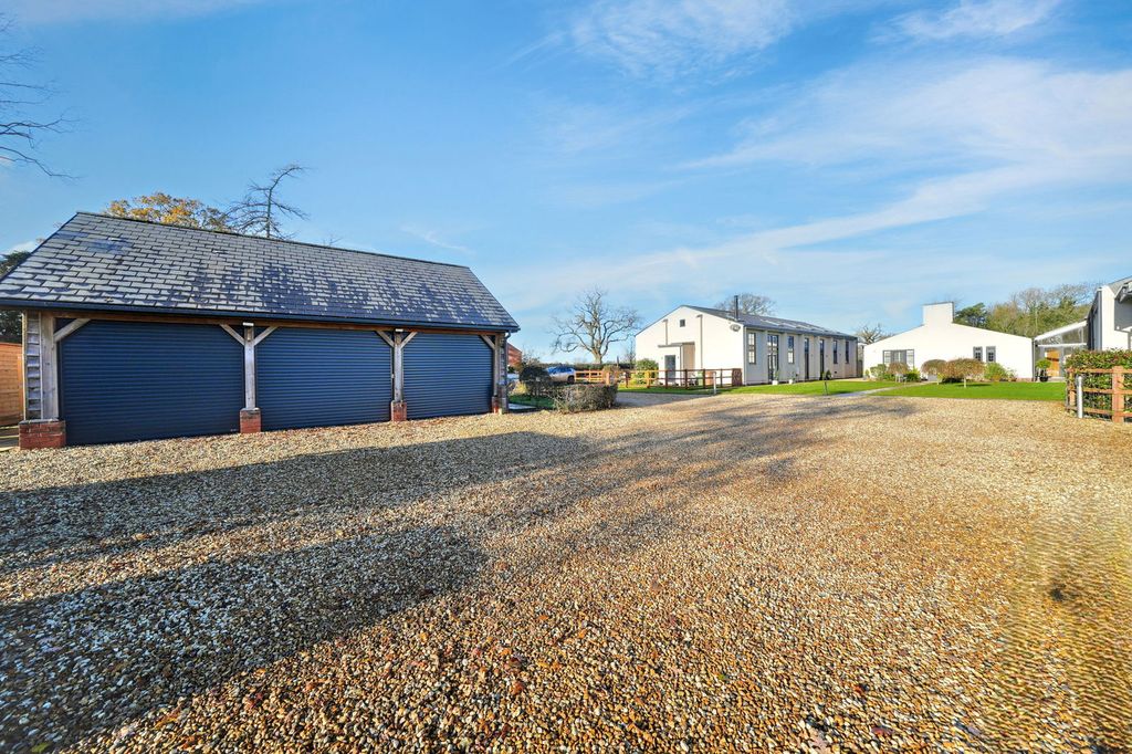 Property photo 2 of 52