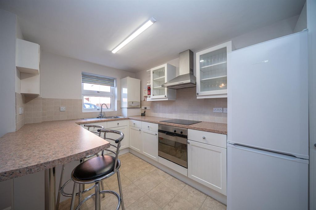 Property photo 3 of 11 7-Wallace-Mews-06814.Jpg