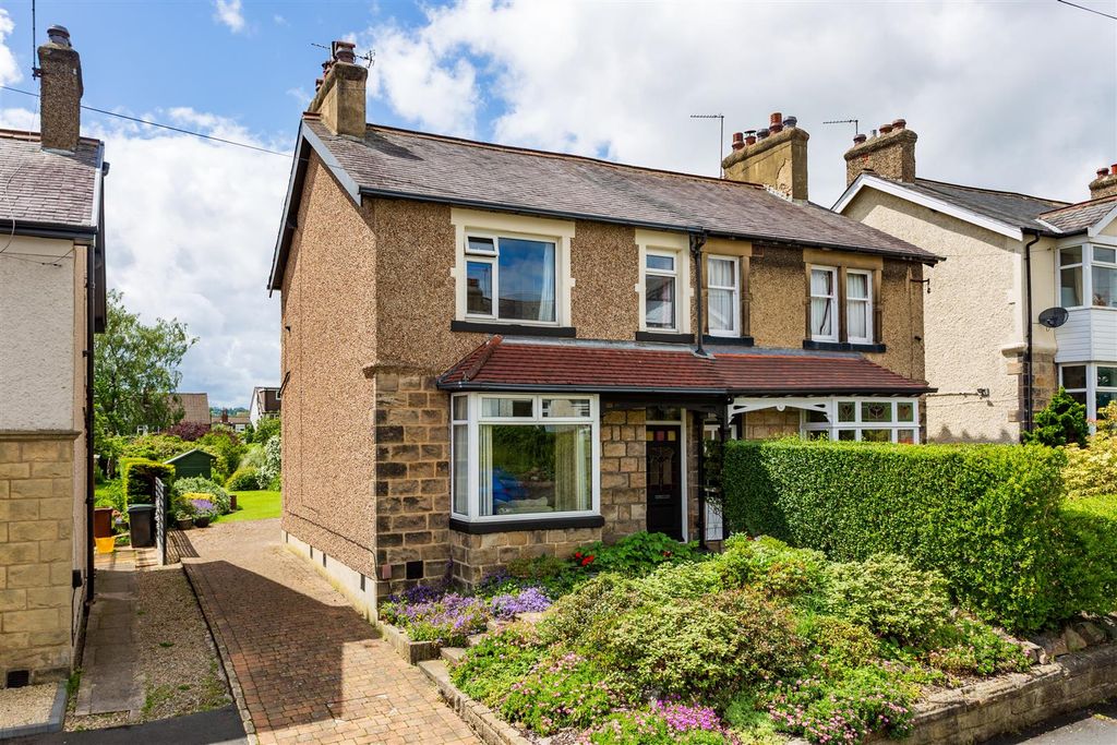 Property photo 1 of 22 40 Victoria Gardens-15.Jpg