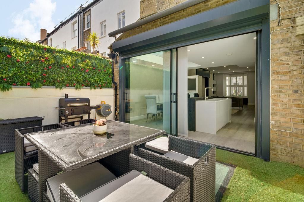 Property photo 3 of 20 Uverdaleroad47-81.Jpg