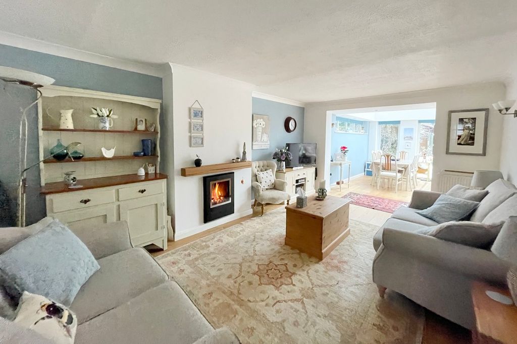 Property photo 2 of 21