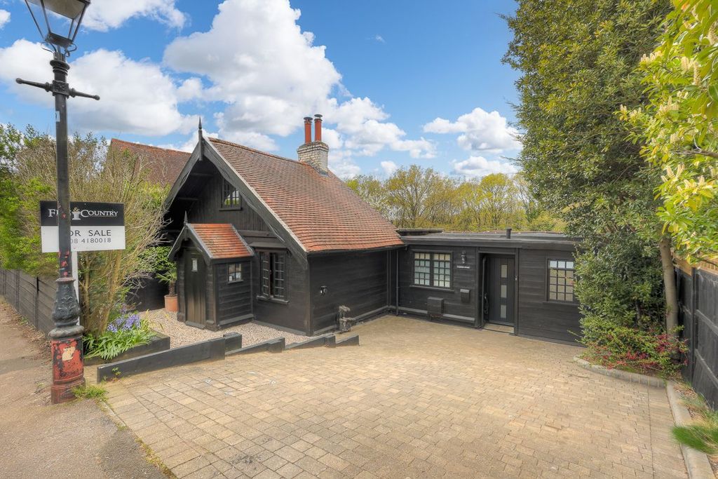 Property photo 1 of 39